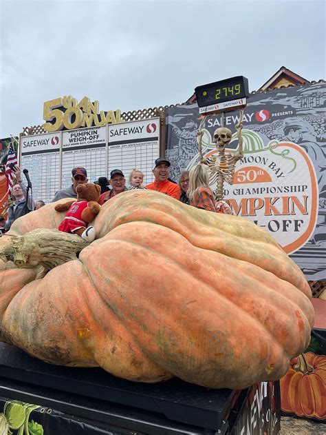 Photos: Pumpkin sets world record (2,749 pounds!) at Half Moon Bay weigh-off
